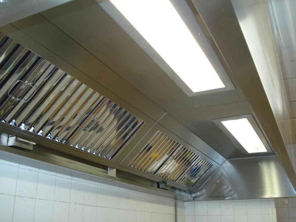 Stainless Steel Commercial Kitchen Canopy - Image 3